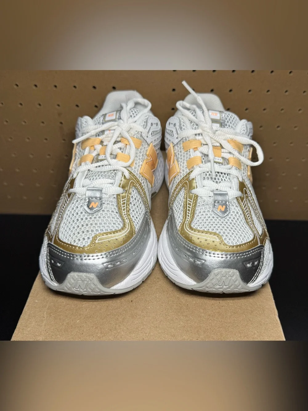 New Balance 1906R Sneakers Size 4.5 Youth
